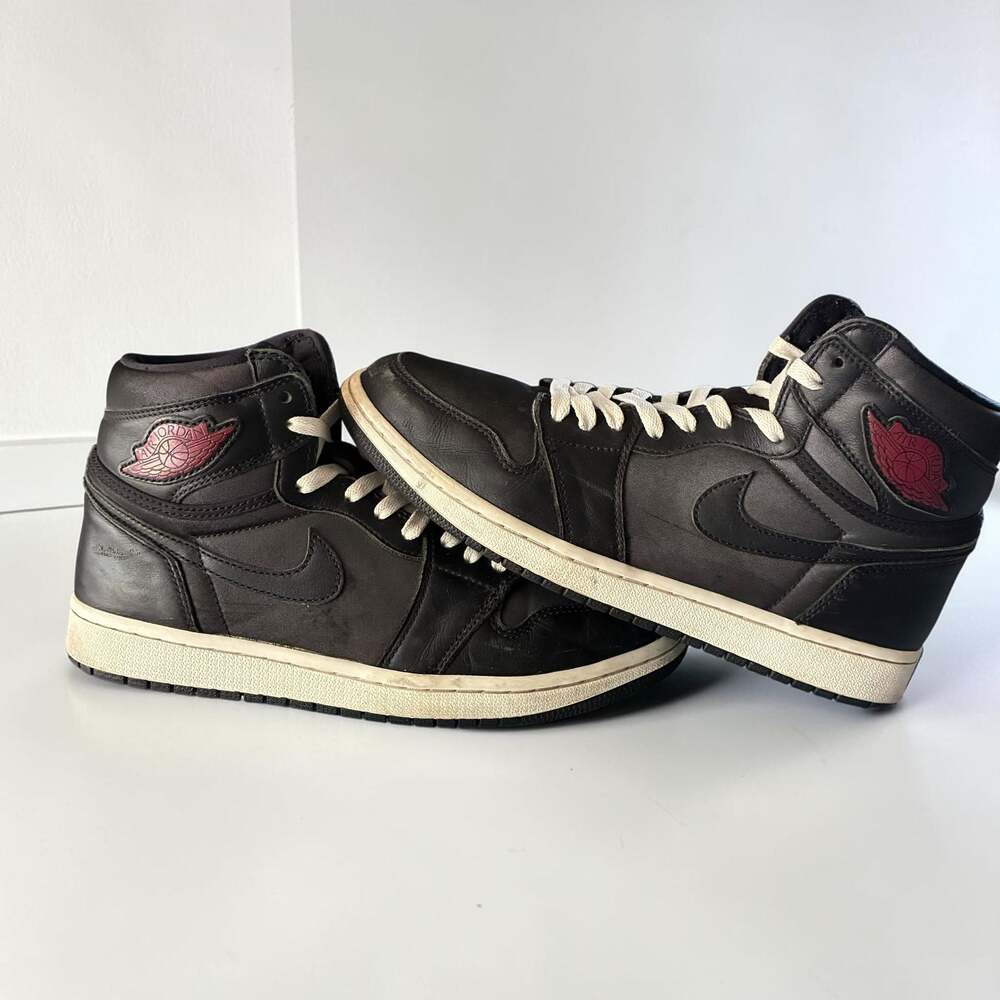 Air Jordan 1 Retro High OG Black Satin Gym Red